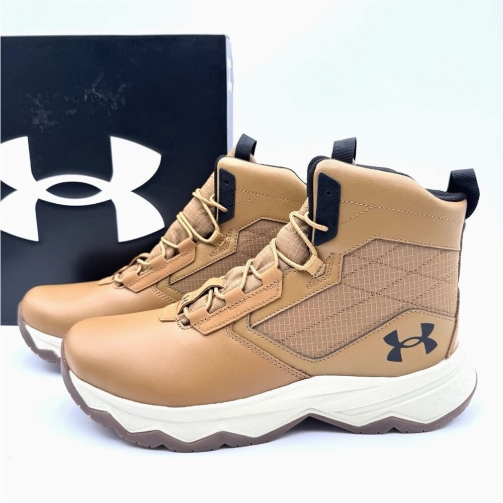 New Under Armour Men's Boots. NWT 
FREE Shipping this week !😃